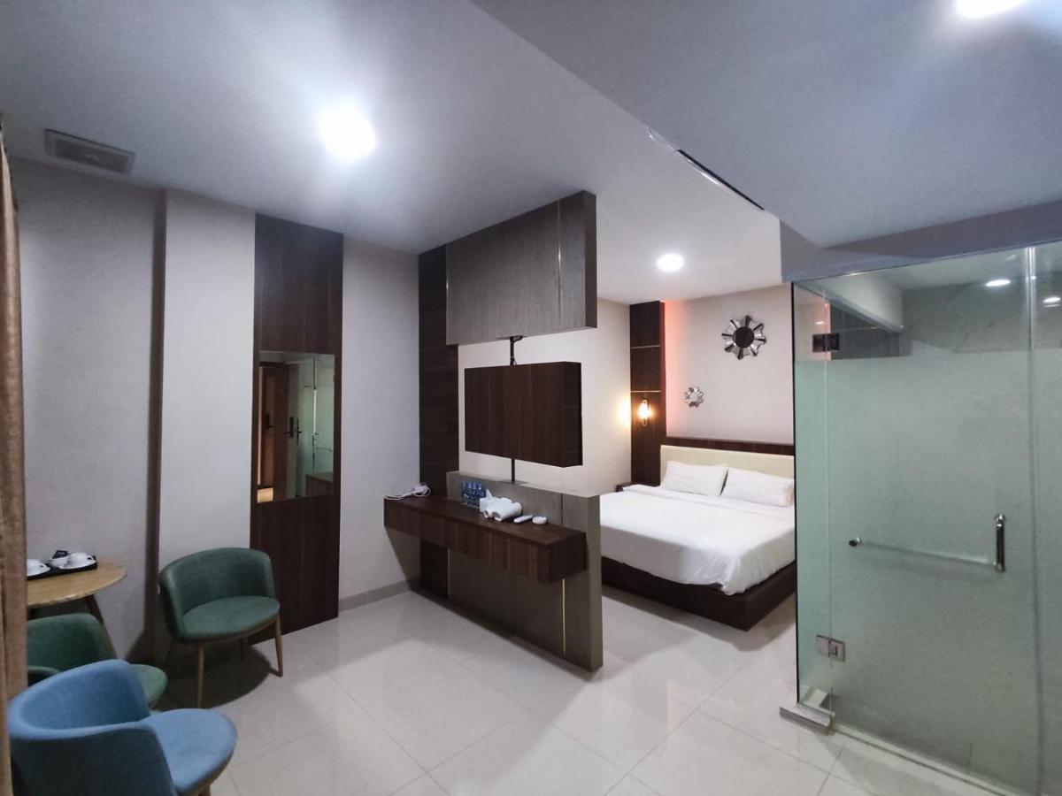 Hotel Morena Batam Esterno foto