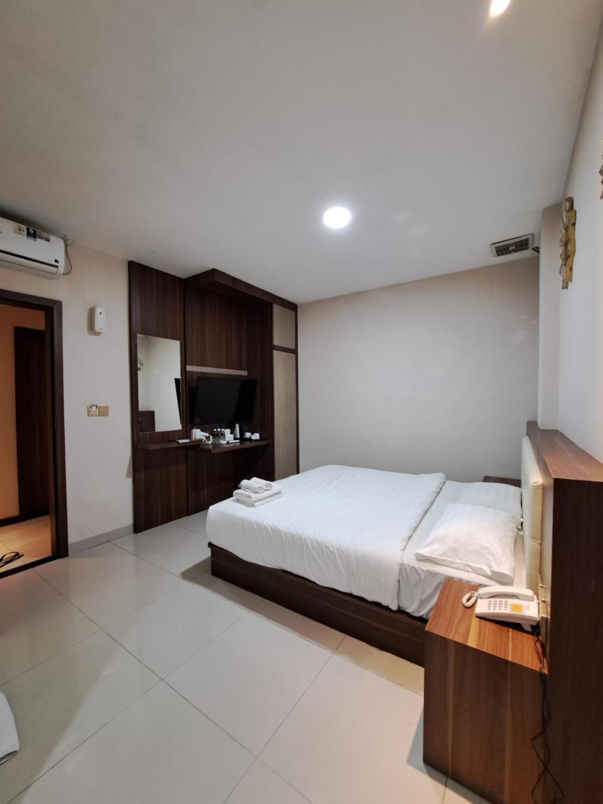 Hotel Morena Batam Esterno foto